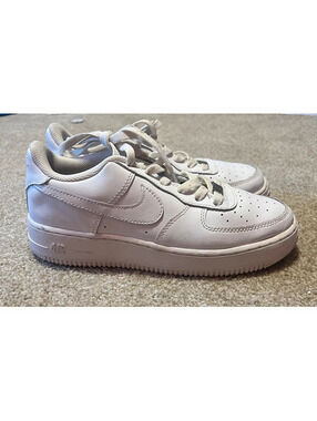 Kids Nike Air Force 1 size 6.5Y
